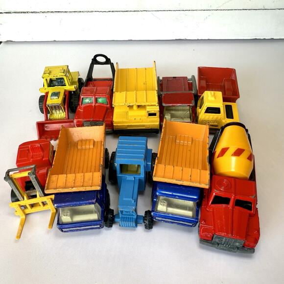 Vintage Matchbox Vehicle Construction Lot - Cement Mixer, Bulldozer, Dump Trucks - Picture 1 of 10